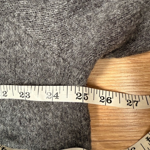 3/$30 - H&M Cozy Gray Turtleneck Sweater - Picture 5 of 6